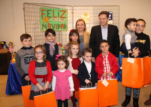 El Ayuntamiento de Bullas entrega los premios a los ganadores del Concurso de Dibujo Navideño