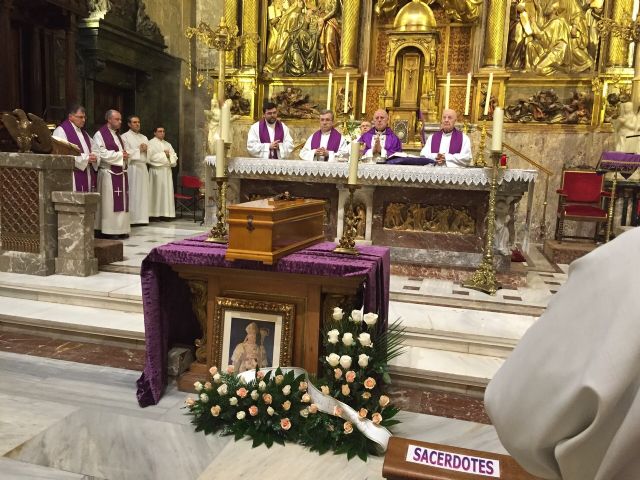 Los restos de D. Antonio García y García ya descansas en el Santuario de la Gran Promesa
