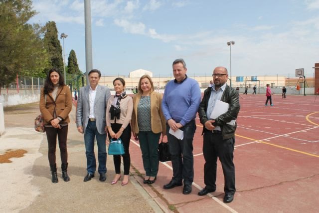 Educación y el Ayuntamiento de Bullas planifican mejorar las instalaciones del colegio público Obispo García Ródenas