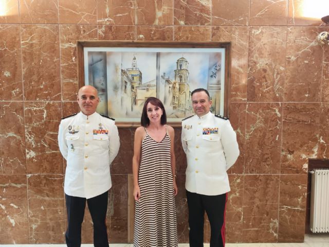 La Alcaldesa María Dolores Muñoz se reúne con la Fuerza de Guerra Naval Especial para coordinar la logística de la campaña 'Tonelada Solidaria' en el mes de Diciembre