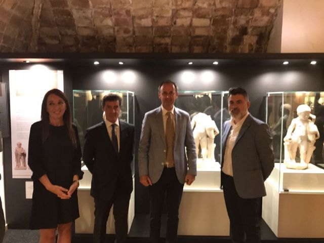 Cultura cede al Museo del Vino de Bullas las estatuas romanas de la Villa de Los Cantos para su exposición al público