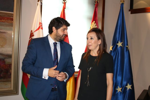 Fernando López Miras se reúne con la alcaldesa de Bullas