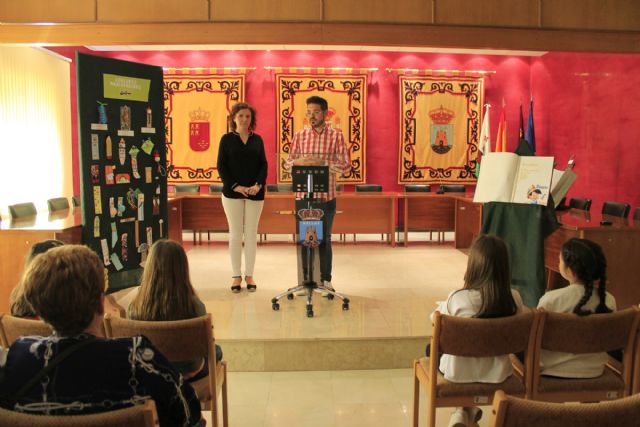 La Concejalía de Cultura y Educación entrega los premios de los concursos convocados por el Día del Libro