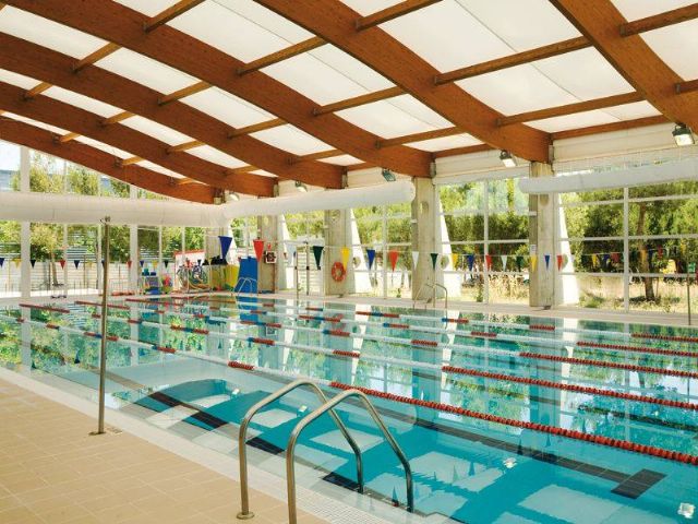En octubre abre la piscina climatizada municipal