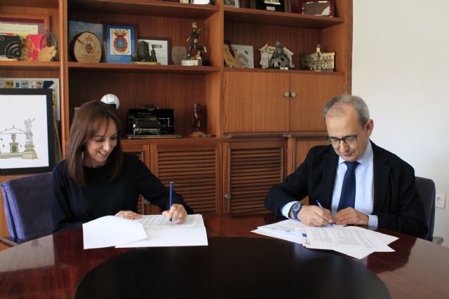 El Ayuntamiento de Bullas firma un convenio de colaboración con Amusal para fomentar el emprendimiento colectivo en el municipio
